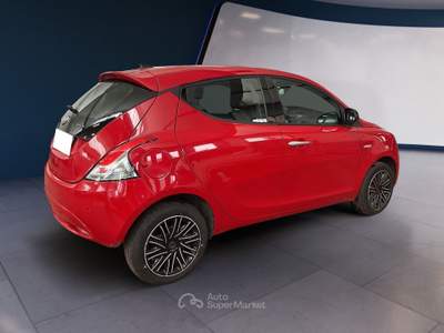 Lancia Ypsilon III 2021 1.0 firefly hybrid Gold s&s 70cv Rosso usata Torino