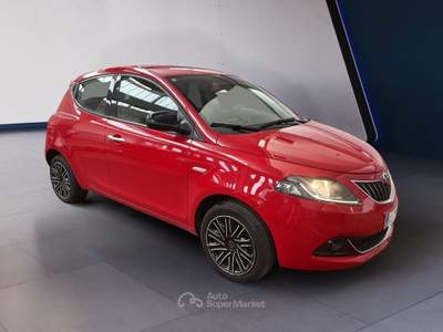 Lancia Ypsilon III 2021 1.0 firefly hybrid Gold s&s 70cv Rosso usata Torino