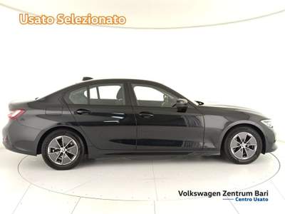 BMW Serie 3 318d 318d mhev 48v business advantage auto Nero usata Bari