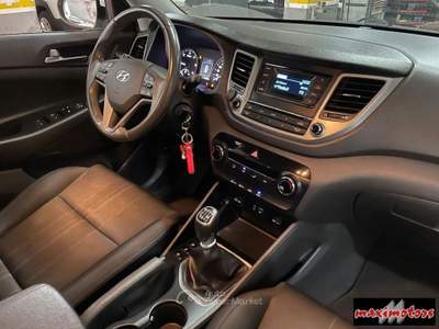 Hyundai Tucson  1.7 CRDi Comfort Bianco usata Roma