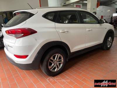 Hyundai Tucson  1.7 CRDi Comfort Bianco usata Roma