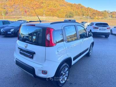 Fiat Panda 1.3 MJT S&S 4x4 ELD BLOCCAGGIO awd Neopatentati Bianco usata Sant'Angelo in vado