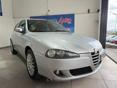 Alfa Romeo 147 1.9 JTD (120) 5 porte Distinctive Argento usata ADRANO