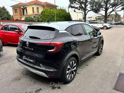 Renault Captur TCe 90 CV Techno Nero usata Busto Arsizio