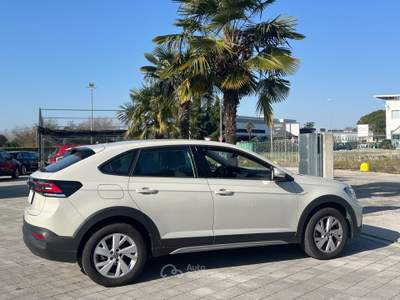Volkswagen Taigo 1.0 TSI 110 CV Life Beige usata Manzano