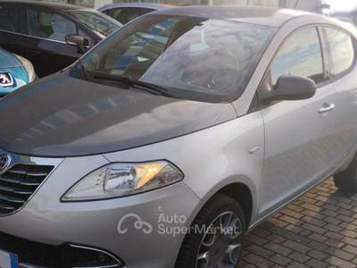Lancia Ypsilon 0.9 TwinAir 85 CV 5 porte Metano Ecochic Grigio usata Eraclea