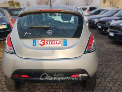 Lancia Ypsilon 0.9 TwinAir 85 CV 5 porte Metano Ecochic Grigio usata Eraclea