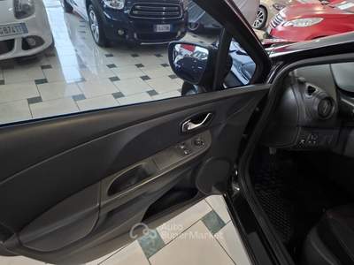 Renault Clio GPL 5 porte Costume National Nero usata Bisceglie
