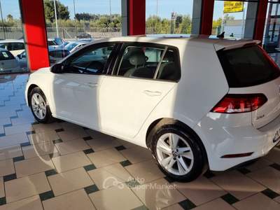 Volkswagen Golf 5p. Trendline BlueMotion Technology Bianco usata Bisceglie