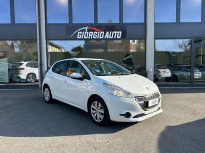 Peugeot 208 208 5p 1.4 hdi 8v Active Bianco usata Chieri