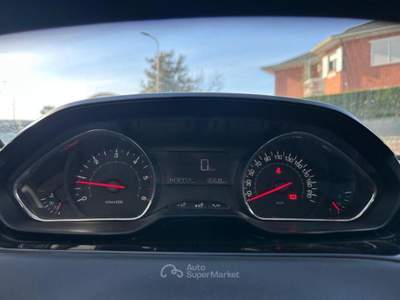 Peugeot 208 208 5p 1.4 hdi 8v Active Bianco usata Chieri