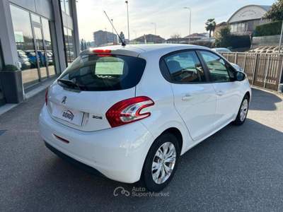 Peugeot 208 208 5p 1.4 hdi 8v Active Bianco usata Chieri