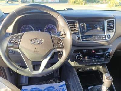 Hyundai Tucson 1.7 crdi Xpossible 2wd 115cv Grigio usata Altidona