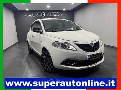 Lancia Ypsilon 1.0 FireFly 5 porte S&S Hybrid Ecochic Gold Bianco usata Atena lucana