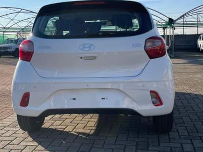 Hyundai i10 1.0 MPI Connectline Bianco usata Novara