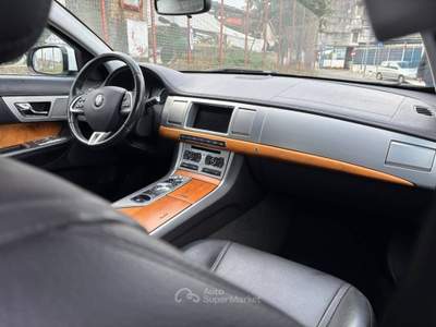 Jaguar XF XF SB 2.2d 200cv auto Bianco usata Ercolano