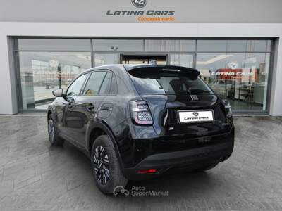 Fiat 600 1.2 hybrid 110cv auto Con CARPLAY Nero usata Latina