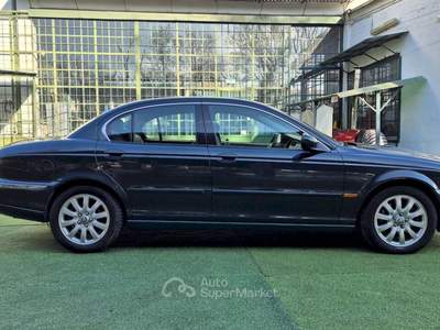 Jaguar X-Type AWD Executive – 2002 Oro usata Pianezza