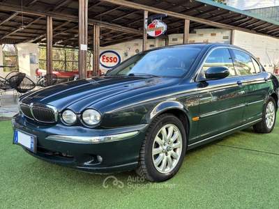 Jaguar X-Type AWD Executive – 2002 Oro usata Pianezza