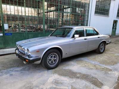 Jaguar XJ XJ6 4.2L III Serie – 1982 Argento usata Pianezza