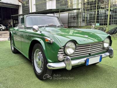 Triumph TR4 IRS – 1966 Oro usata Pianezza