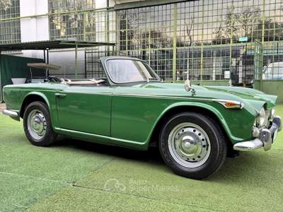 Triumph TR4 IRS – 1966 Oro usata Pianezza