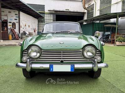 Triumph TR4 IRS – 1966 Oro usata Pianezza
