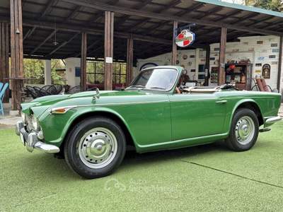 Triumph TR4 IRS – 1966 Oro usata Pianezza Triumph TR4 IRS – 1966 Oro usata Pianezza