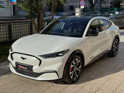 Ford Mustang 𝐌𝐀𝐂𝐇-𝐄 𝟒𝐗 𝐄𝐗𝐓𝐄𝐍𝐃𝐄𝐃 𝐑𝐀𝐍𝐆𝐄 𝐀𝐖𝐃 𝟑𝟕𝟎 𝐂𝐕 Bianco usata Cerignola