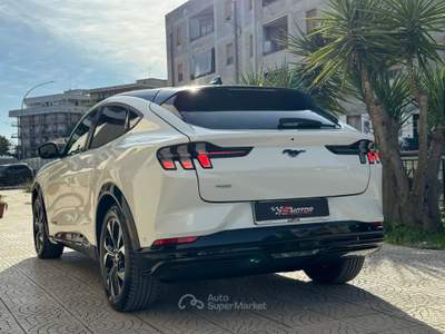 Ford Mustang 𝐌𝐀𝐂𝐇-𝐄 𝟒𝐗 𝐄𝐗𝐓𝐄𝐍𝐃𝐄𝐃 𝐑𝐀𝐍𝐆𝐄 𝐀𝐖𝐃 𝟑𝟕𝟎 𝐂𝐕 Bianco usata Cerignola