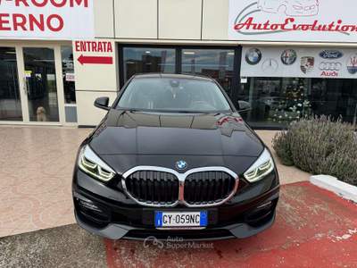 BMW Serie 1 118d 118 Serie 1 F40 118d Sport Line auto NEOPATENTATI Nero usata Pomezia