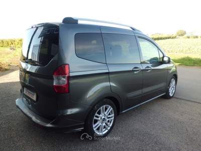 Ford Tourneo Connect Connect7 1.5 TDCi 120 CV Titanium Verde usata Marconia di Pisticci