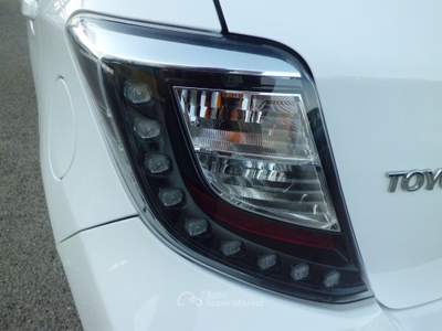 Toyota Yaris 5 porte Lounge DISPONIBILITA' DI 1 PEZZO IBRIDO BENZINA AUTOMATICO FULL OPTIONAL Bianco usata Marconia di Pisticci