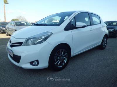 Toyota Yaris 5 porte Lounge DISPONIBILITA' DI 1 PEZZO IBRIDO BENZINA AUTOMATICO FULL OPTIONAL Bianco usata Marconia di Pisticci