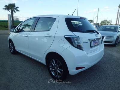 Toyota Yaris 5 porte Lounge DISPONIBILITA' DI 1 PEZZO IBRIDO BENZINA AUTOMATICO FULL OPTIONAL Bianco usata Marconia di Pisticci