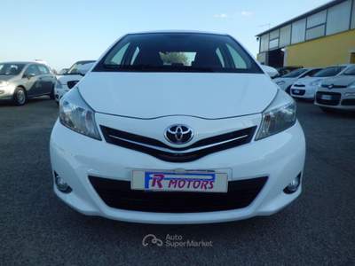Toyota Yaris 5 porte Lounge DISPONIBILITA' DI 1 PEZZO IBRIDO BENZINA AUTOMATICO FULL OPTIONAL Bianco usata Marconia di Pisticci