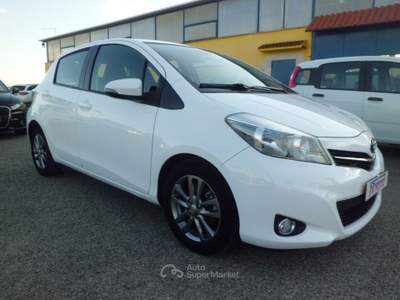 Toyota Yaris 5 porte Lounge DISPONIBILITA' DI 1 PEZZO IBRIDO BENZINA AUTOMATICO FULL OPTIONAL Bianco usata Marconia di Pisticci