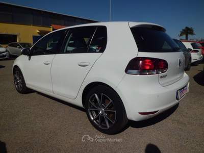 Volkswagen Golf Business 1.6 TDI 5p. Highline Navi Telecamera Bianco usata Marconia di Pisticci