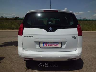 Peugeot 5008 Stop&Start cambio robotizzato Allure Bianco usata Marconia di Pisticci