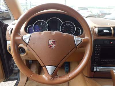 Porsche Cayenne 4.5 cat S GPL Allestimento GTS Oro usata Marconia di Pisticci