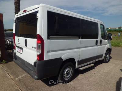 Peugeot Boxer /130CV FAP PC-TN Combi Premium-9 POSTI/POLTRONE SINGOLE CLIMA POSTERIORE Bianco usata Marconia di Pisticci