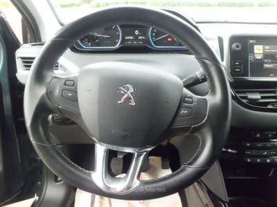 Peugeot 2008 Allure Verde usata Marconia di Pisticci