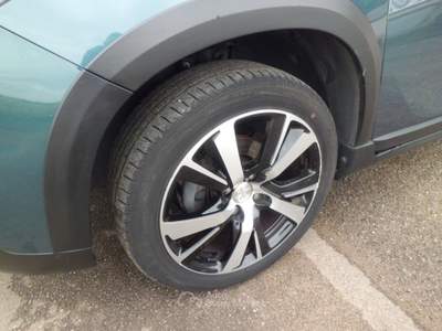 Peugeot 2008 Allure Verde usata Marconia di Pisticci