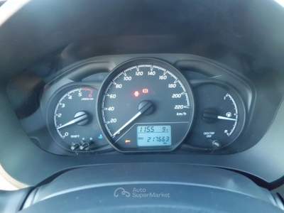 Toyota Yaris 5 porte Lounge Grigio usata Marconia di Pisticci