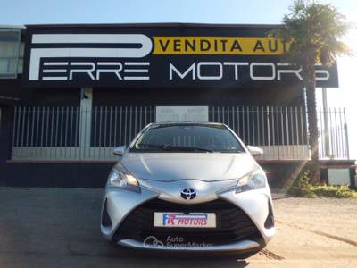 Toyota Yaris 5 porte Lounge Grigio usata Marconia di Pisticci