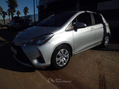 Toyota Yaris 5 porte Lounge Grigio usata Marconia di Pisticci