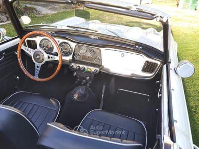Triumph TR4 Spyder Bianco usata Torino