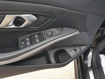 BMW Serie 3 318d d 48V Touring Business Advantage Nero usata Taranto