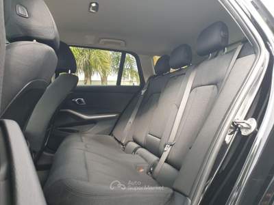 BMW Serie 3 318d d 48V Touring Business Advantage Nero usata Taranto