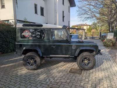 Land Rover Defender 90 2.5 td5 SE SW Nero usata Cairate
